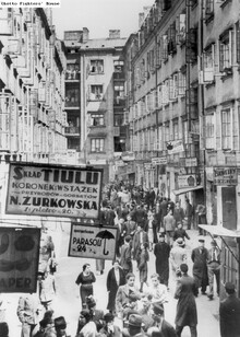 Żydowscy właściciele sklepów na Nalewkach w Warszawie. 1928 r. Fot. nieznany. The Ghetto Fighters&apos; House Museum. Israel/ The photo Archive