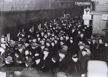 Wyjazd Żydów do Palestyny z dworca warszawskiego przez Rumunię, przed 1939 r. Fot. nieznany/Żydowski Instytut Historyczny