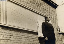Uroczystość odsłonięcia tablicy pamiątkowej na Umschlagplatz w Warszawie. 1948 r. Fot. nieznany. The Ghetto Fighters' House Museum. Israel/ The photo Archive Uroczystość odsłonięcia tablicy pamiątkowej na Umschlagplatz w Warszawie. 1948 r. Fot. nieznany. The Ghetto Fighters' House Museum. Israel/ The photo Archive