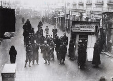 Výlohy obchodů v ulici Nalewki (Nalewki 20) před rokem 1939. Foto NN/ sbírka Židovského Historického Institutu